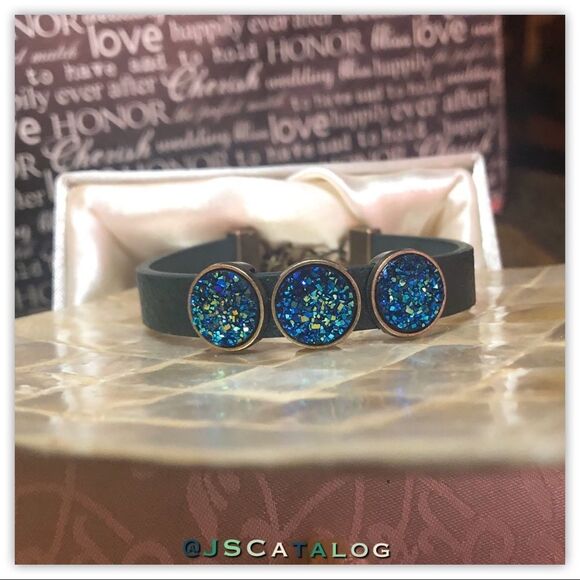 ⚜️ Druzy Cabochon On PU Leather Band Bracelet - Picture 4 of 4